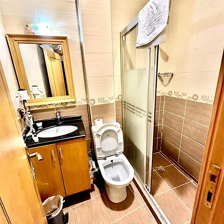 Golden Papirues Taksim 3*