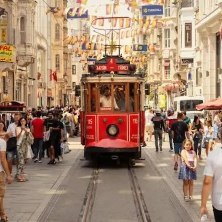 Golden Papirues Taksim 3*