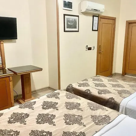 Golden Papirues Taksim