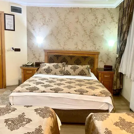 Golden Papirues Taksim