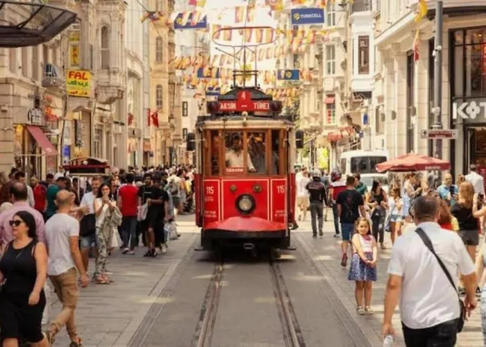 Golden Papirues Taksim 3*