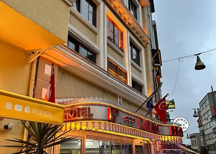 Golden Papirues Taksim