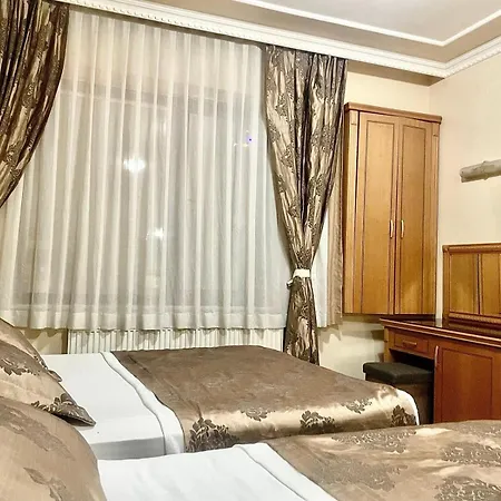 מלון Golden Papirues Taksim 3*