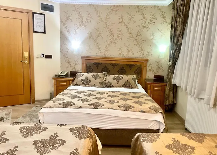 Golden Papirues Taksim